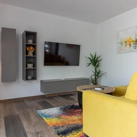 Mit Privatpool Fuer 6 Personen Ca 100 Qm In Sisan, Istrien Suedkueste Von Istrien Holiday home Sisan