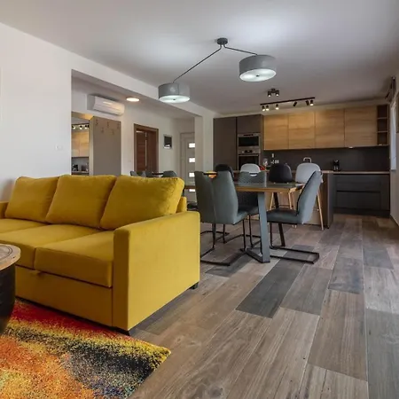 Holiday home Mit Privatpool Fuer 6 Personen Ca 100 Qm In Sisan, Istrien Suedkueste Von Istrien